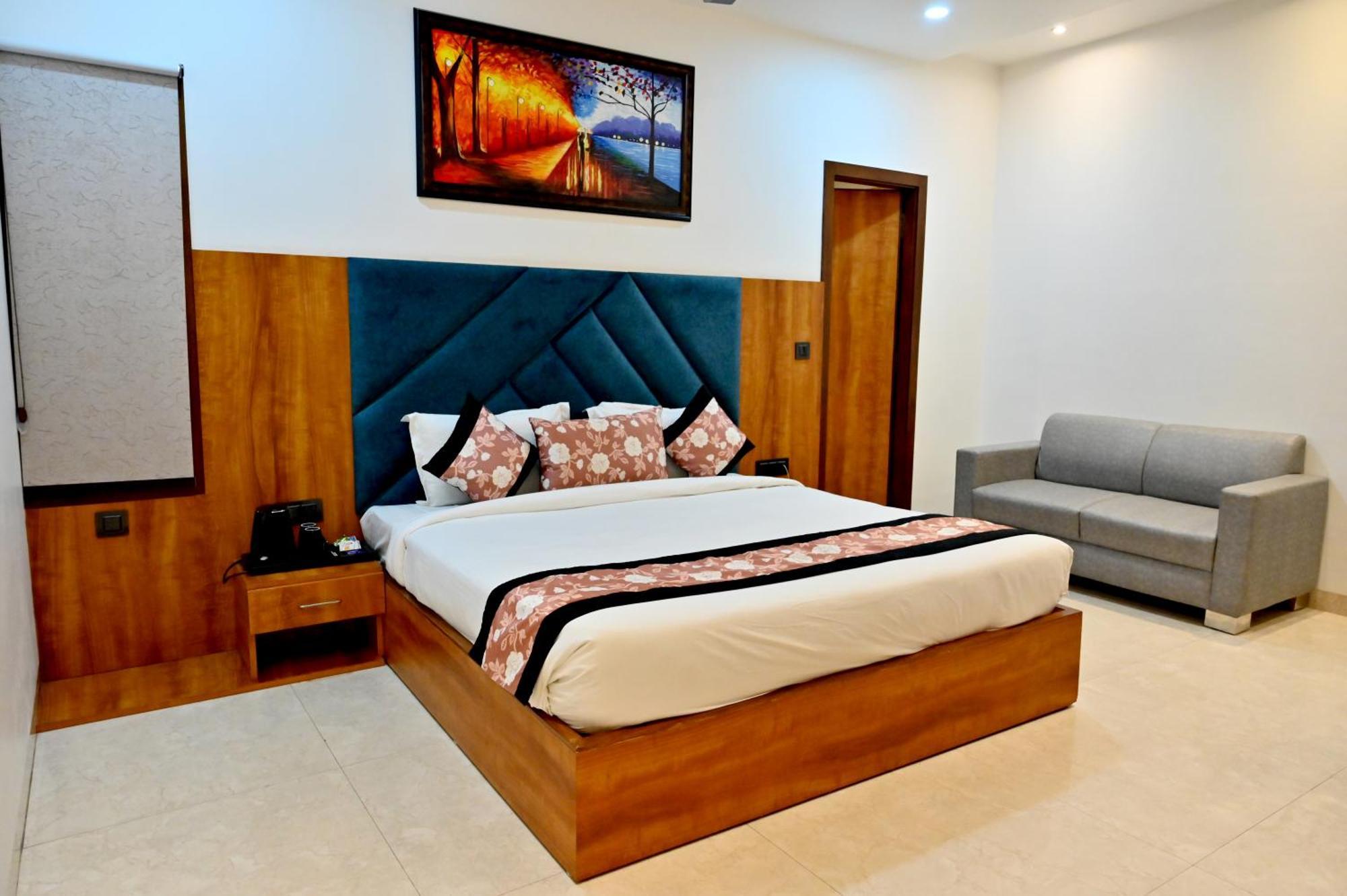 Hotel Elite - 5 Mins From Golden Temple Amritsar Oda fotoğraf